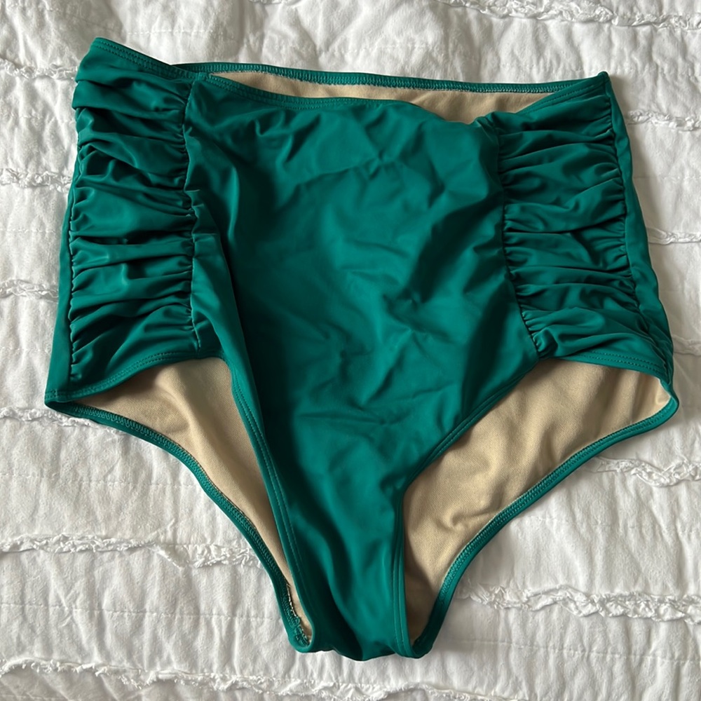 Kortni Jeane High waisted bottom